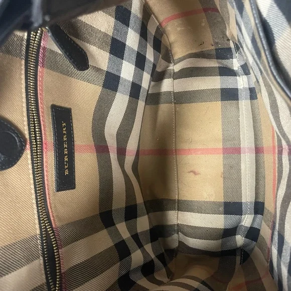 Burberry Hobo! 100% Authentic - Picture 4 of 5